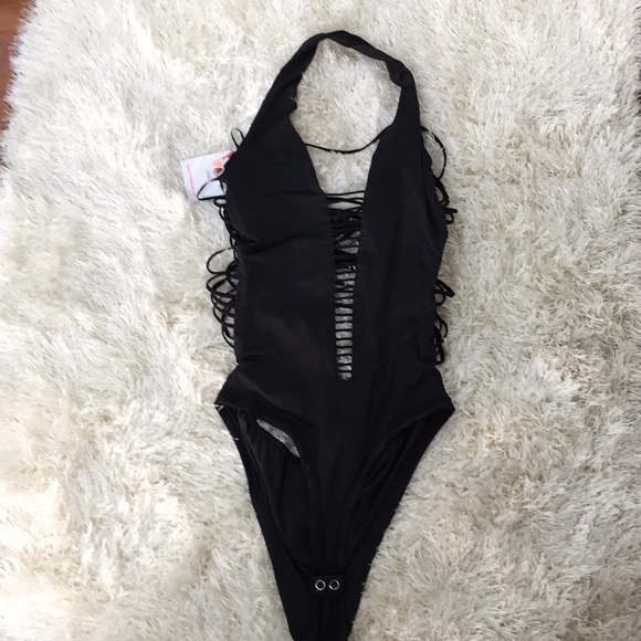 Caged halter bodysuit - Picture 5 of 7